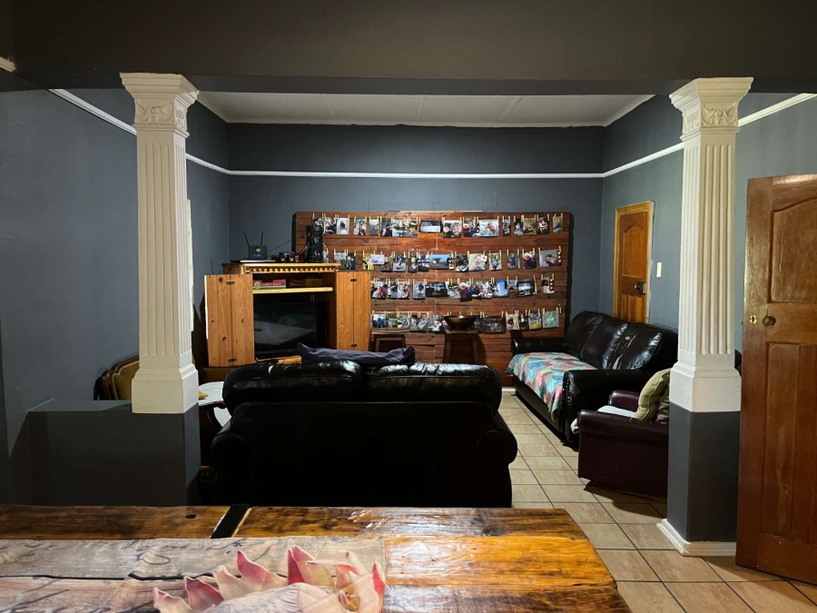 4 Bedroom Property for Sale in Kanoneiland Northern Cape